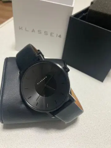 KLASSE14 블랙 아날로그 손목시계