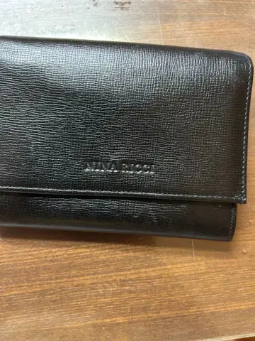 NINA RICCI 블랙 이단 접이식 지갑