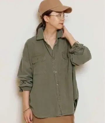 뮤즈 두지엠 클라세 [레미 리프] WIDE MILITARY 셔츠