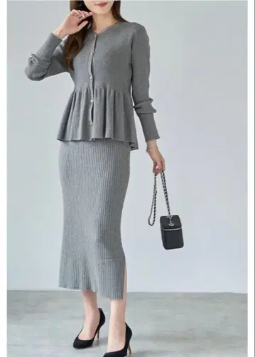 &.NOSTALGIA 그레이 페플럼 디자인 셋업