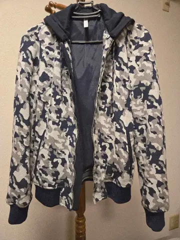 ZARA MAN 카모 패턴 후드 부착 후드티