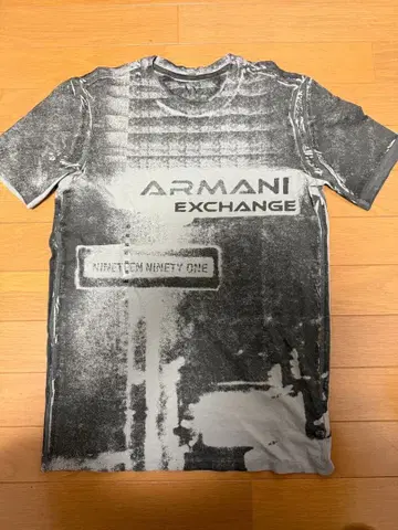 ARMANI EXCHANGE XS 티셔츠 흑백
