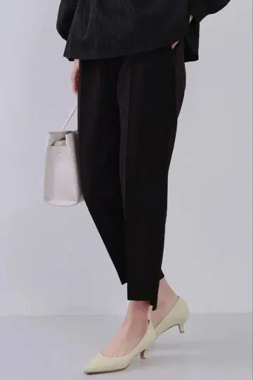 오파크 클립 스텝 헤임 테이퍼드 팬츠 M 사이즈