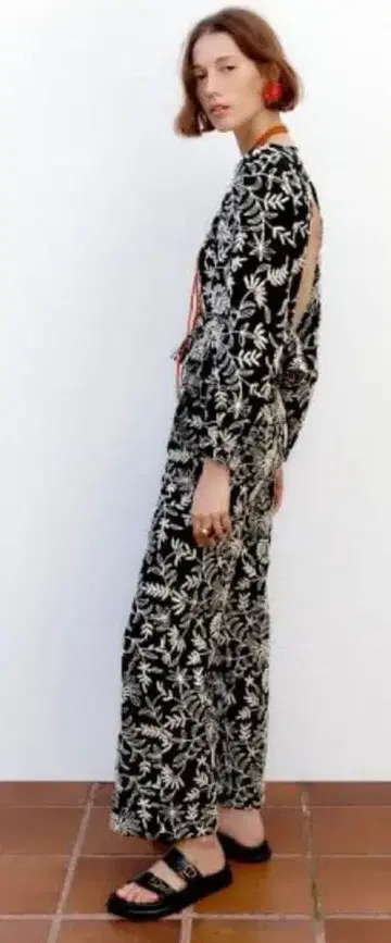 자라 ZARA 보타니컬 자수 와이드 팬츠 올 패턴 자수 블랙