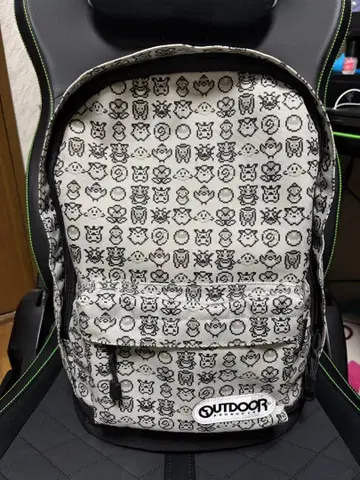 포켓몬 outdoor 콜라보 도트 무늬 백팩