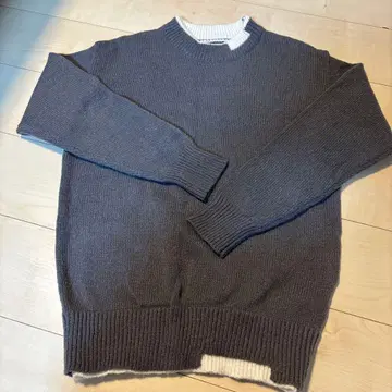 그레이 크루넥 니트 스웨터