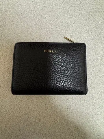 FURLA 이단 접이식 지갑