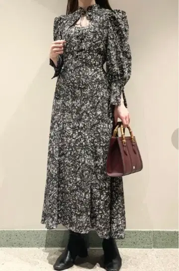 스나이델 데콜테 오픈 원피스 L 블랙