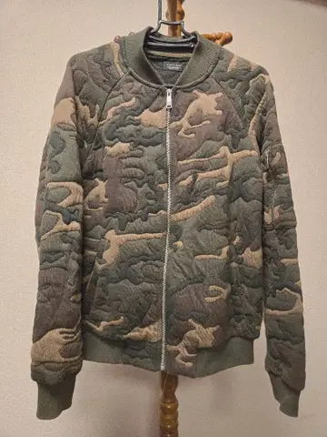 ZARA MAN 카모플라쥬 퀼팅 블루종