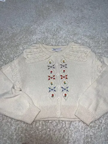 ZARA 니트 가디건 긴팔 크림색 꽃무늬