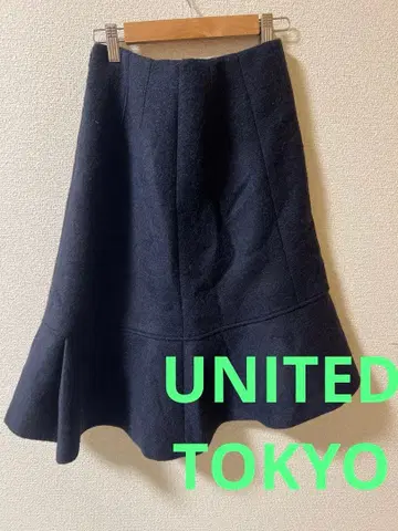 UNITED TOKYO 유나이티드 도쿄 두꺼운 원단 플레어 스커트