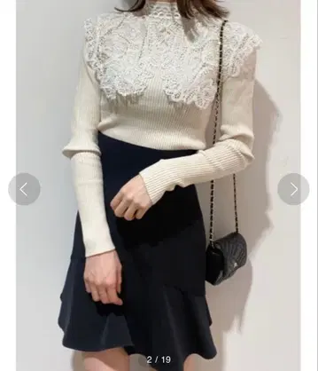 스나이델 카라 부착 리브 니트탑