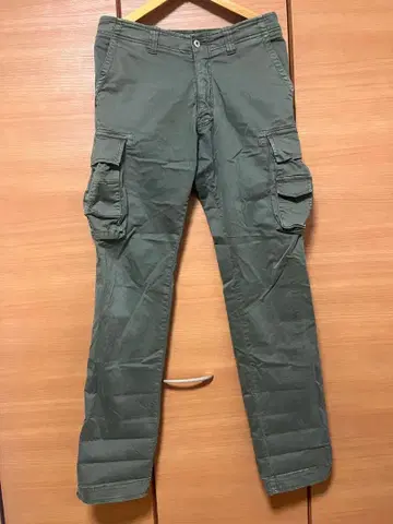 J.W. BRINE 카고 팬츠 올리브 그린