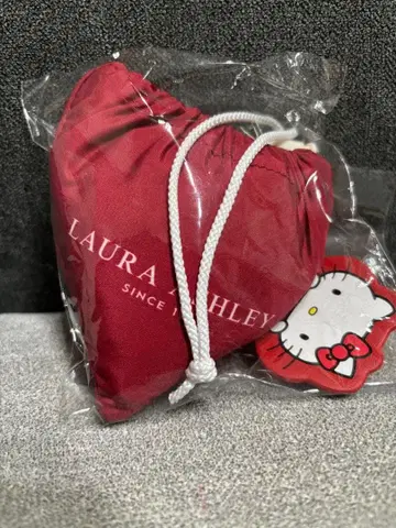 단종 레어 미사용 새상품 로라 애슐리 헬로키티 콜라보 에코백
