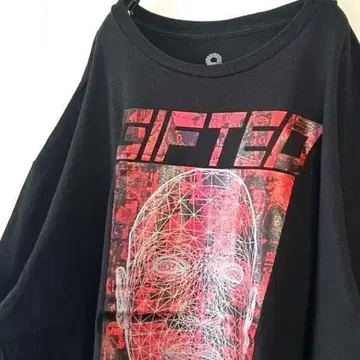 아카데믹 믹스 기프티드 페이스 T셔츠 블랙 블랙 구제 의류