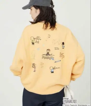 프릭스스토어 PEANUTS 스누피 자수 맨투맨