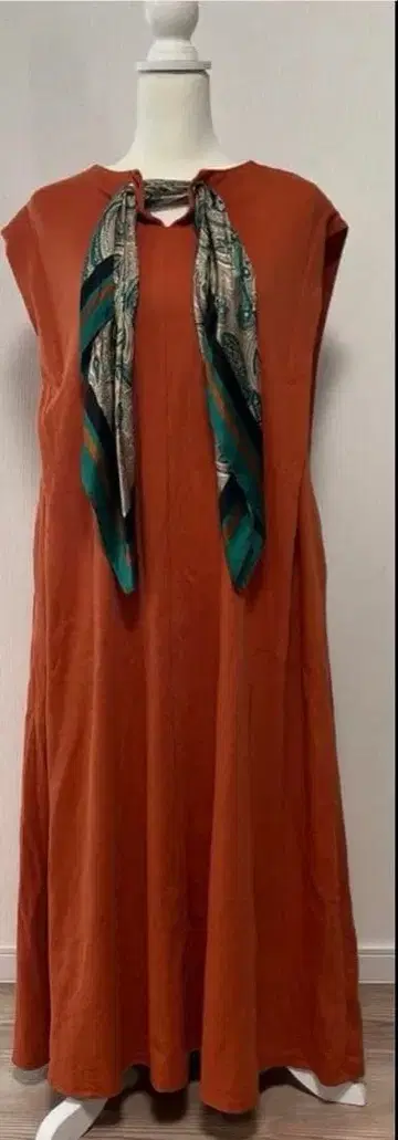 스콧 클럽 Vin  프렌치 슬리브 원피스