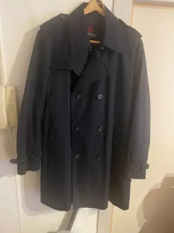 INVERTERE 네이비 트렌치코트 42