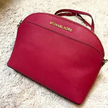 가격 인하했습니다 새상품급 MICHAEL KORS 레드 숄더백