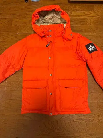 Camp7 오렌지 다운 자켓 후드 부착