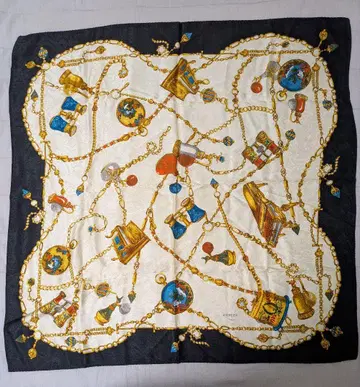 새상품급 LUCREZIA 루크레치아 실크 100% 이탈리아제 스카프