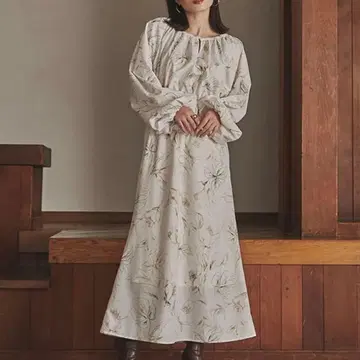 어뉴앙스 라인 플라워 세미 플레어 원피스 아이보리 롱 꽃무늬