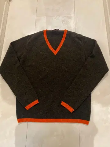 [새상품급] ETRO V넥 스웨터 M 사이즈 브라운/오렌지 이탈리아제