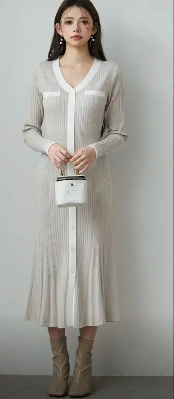 세존드파피용 배색 리브 편직 니트 미디 기장 원피스