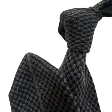 다크 그레이 체크 무늬 울 넥타이