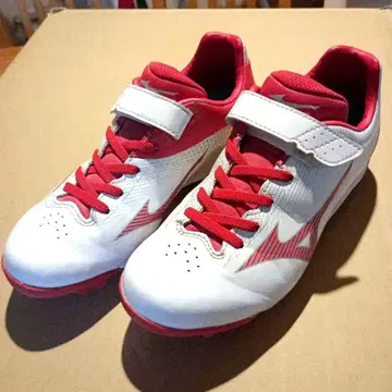 [5회 사용 새상품급] 화이트/레드 스파이크 슈즈 미즈노(22.5)