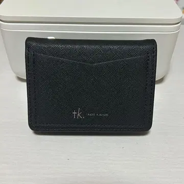 TAKEO KIKUCHI 블랙 지퍼형 3단 폴더형 지갑