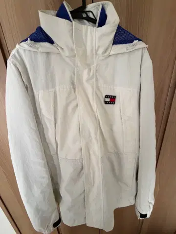 TOMMY 화이트 나일론 자켓과 퍼플 플리스 자켓 세트