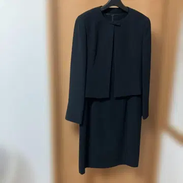 블랙 슈트 포멀 노카라