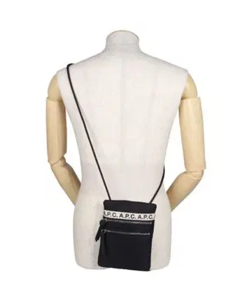 A.P.C. 아페쎄 스마트폰 케이스 숄더백 사코슈
