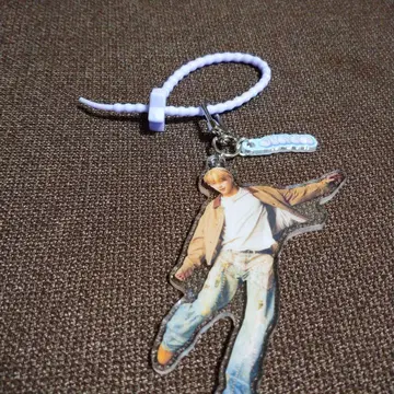 비퍼스트 준논 아크릴 참 키링