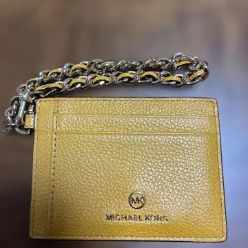 [새상품급] Michael Kors 옐로우 컬러 패스 케이스 스트랩 포함