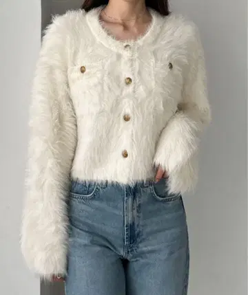 [컨디션 최상] 루엘레 골드 버튼 샤기 니트 가디건 아이보리