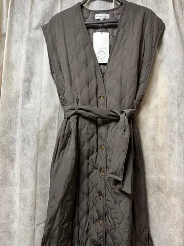 [미사용 새상품] 퀼팅 롱 베스트