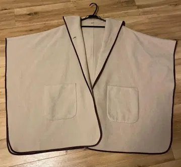 미라 오웬 판초 코트 양모