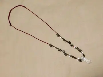 도모토 츠요시 착용 크리스탈 목걸이 ENDRECHERI