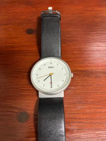 Braun 아날로그 시계 화이트/블랙 BN0032
