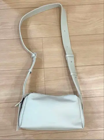 knuth marf 버튼 스터드 숄더백