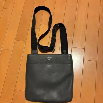 엠포리오 아르마니 숄더백 그레이