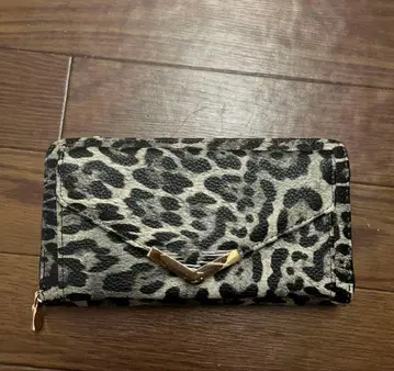 레오파드 무늬 장지갑 스트랩 포함