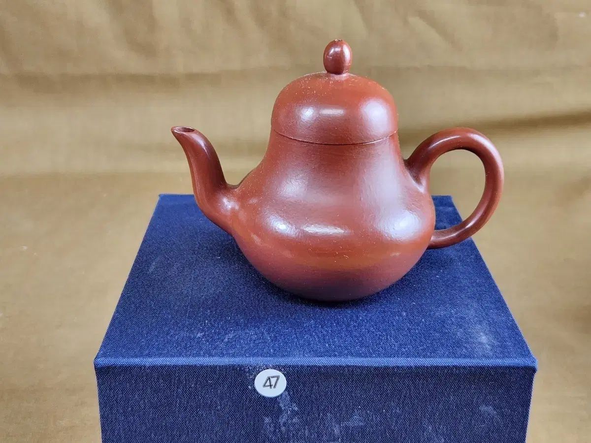 Chinese Pottery Zisha Teapot