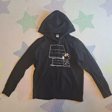 UNIQLO x KAWS x peanuts 카우스 스누피 후드티 블랙