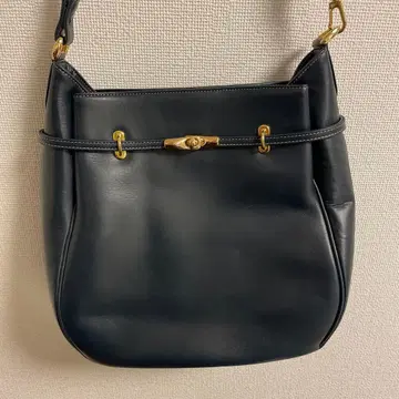 Kitamura 네이비 백 소가죽