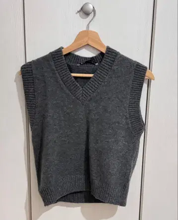 ZARA 그레이 니트 베스트
