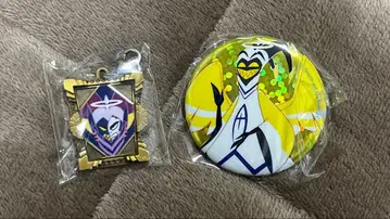 해즈빈 호텔 팝업 메탈 참 캔 배지 아담