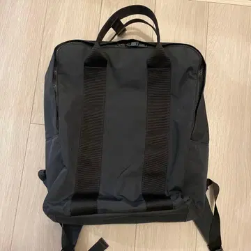 COS 블랙 럭색/백팩